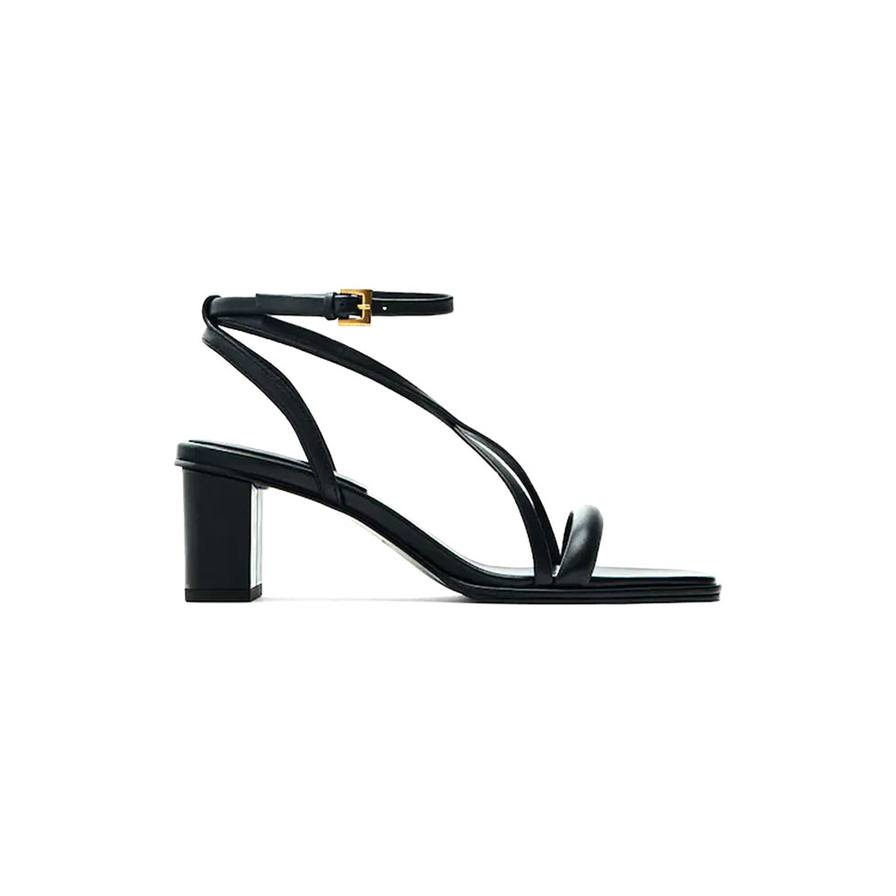 Μαύρα πέδιλα με λουράκια 